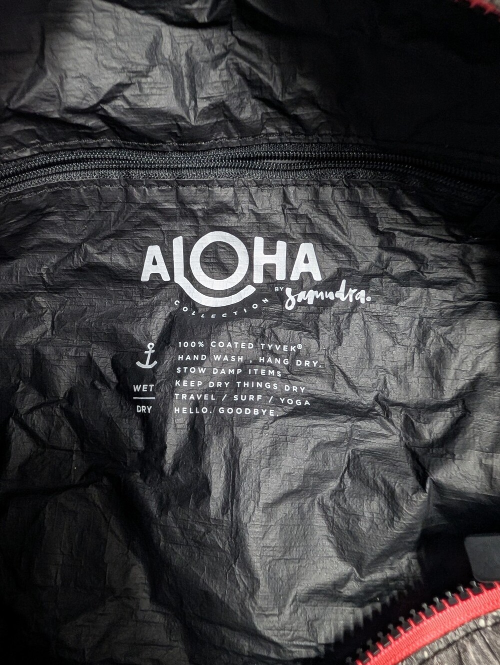 ALOHA Collection Black & White Palm-Print Travel Duffel with Red Trim - Picture 12 of 15